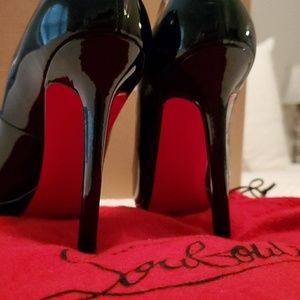 Christian Louboutin Pigalle Size 6